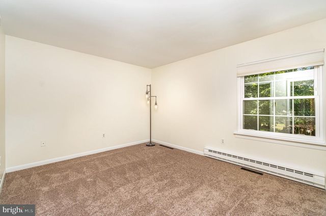 988 W AREBA AVE, Hershey, PA 17033