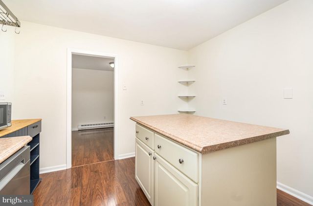 988 W AREBA AVE, Hershey, PA 17033