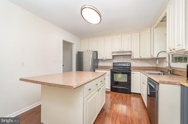 988 W AREBA AVE, Hershey, PA 17033