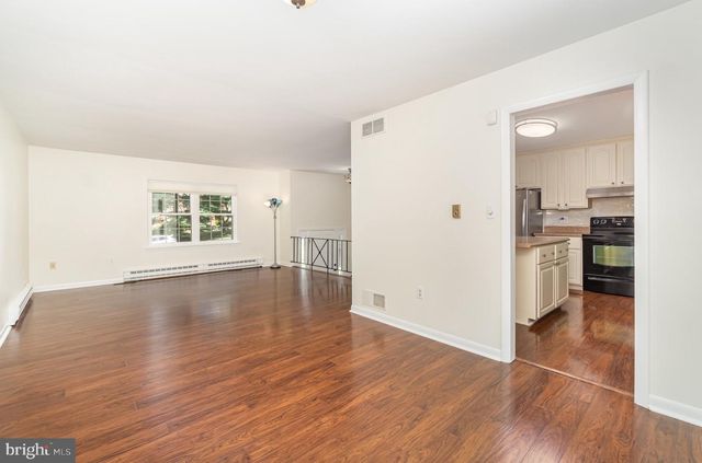 988 W AREBA AVE, Hershey, PA 17033