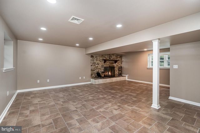 988 W AREBA AVE, Hershey, PA 17033