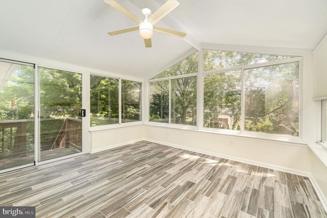 988 W AREBA AVE, Hershey, PA 17033