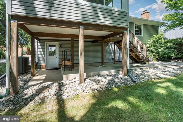 988 W AREBA AVE, Hershey, PA 17033