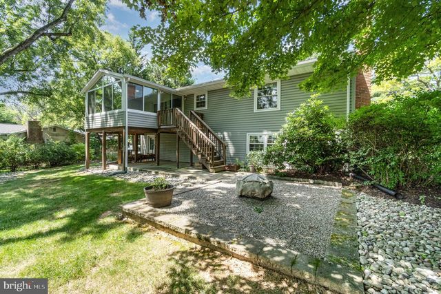 988 W AREBA AVE, Hershey, PA 17033