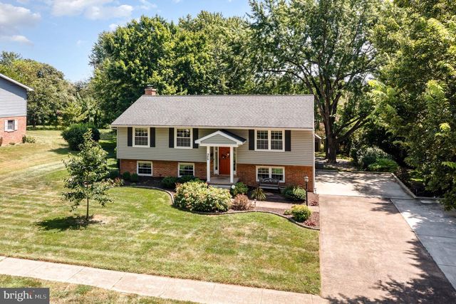 988 W AREBA AVE, Hershey, PA 17033