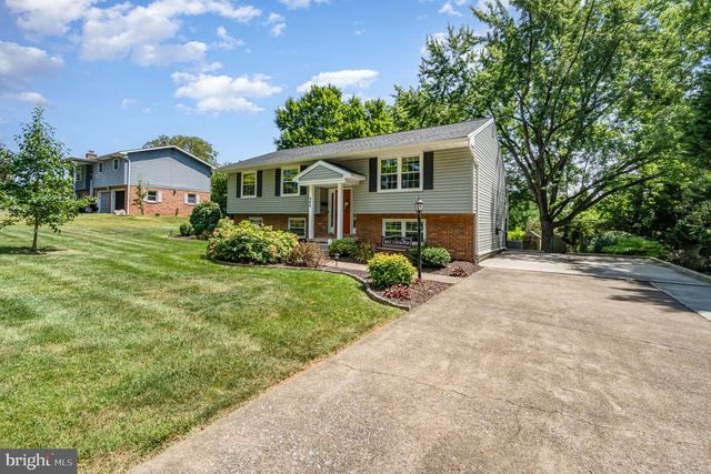 988 W AREBA AVE, Hershey, PA 17033