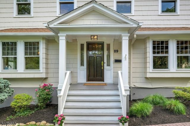 89 Beechwood Rd, Summit City, NJ 07901