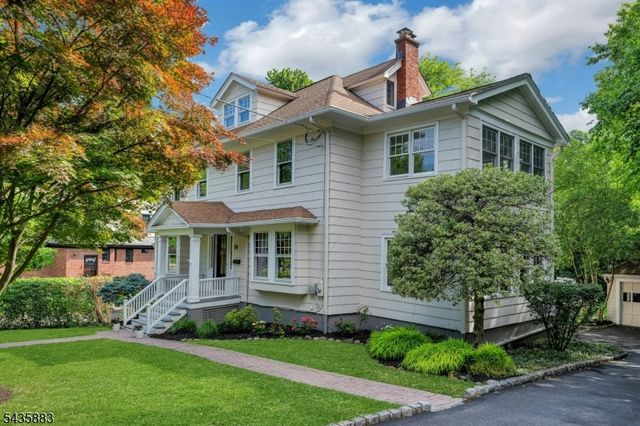 89 Beechwood Rd, Summit City, NJ 07901