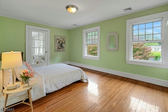 89 Beechwood Rd, Summit City, NJ 07901