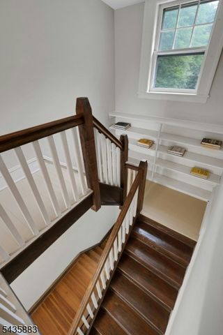 89 Beechwood Rd, Summit City, NJ 07901