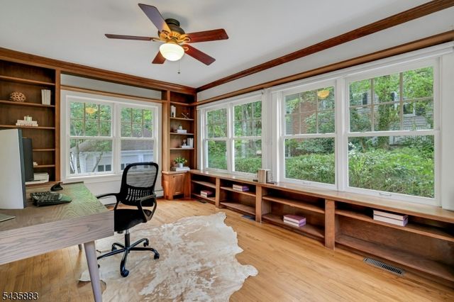 89 Beechwood Rd, Summit City, NJ 07901