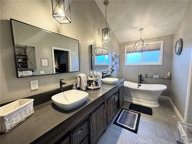 5011 Santa Fe, Yorba Linda, CA 92886