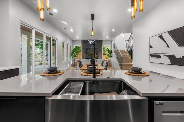 912 Brookwood Drive, Dallas, TX 75224