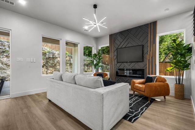 912 Brookwood Drive, Dallas, TX 75224