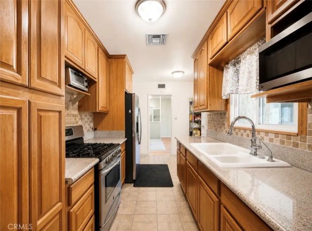 1335 N Riverside Ave, Rialto, CA 92376
