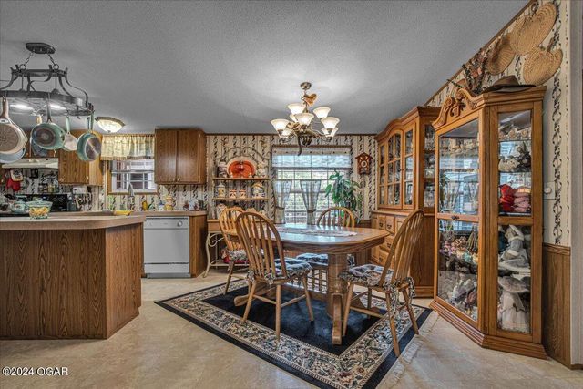 943 Hickory Lane, Pineville, MO 64856