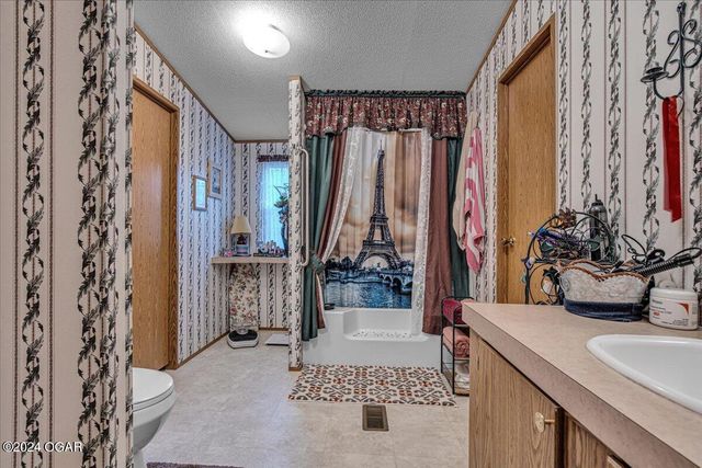 943 Hickory Lane, Pineville, MO 64856