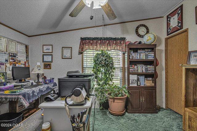 943 Hickory Lane, Pineville, MO 64856