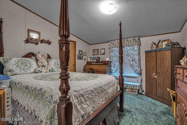 943 Hickory Lane, Pineville, MO 64856