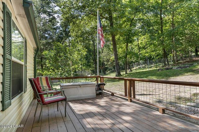 943 Hickory Lane, Pineville, MO 64856