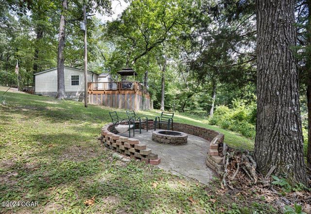 943 Hickory Lane, Pineville, MO 64856