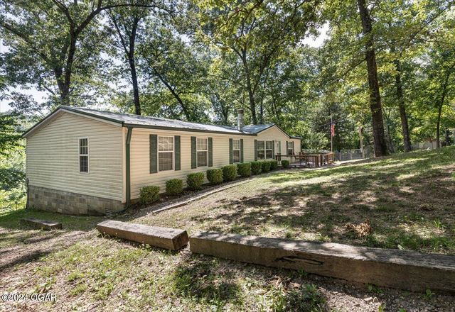 943 Hickory Lane, Pineville, MO 64856