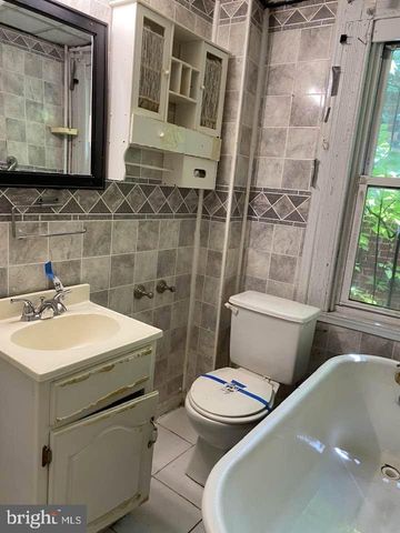 918 APPLETON ST, Baltimore, MD 21217