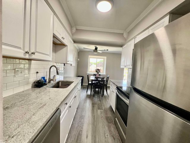 532 Riviera Drive, St Clair Shores, MI 48080