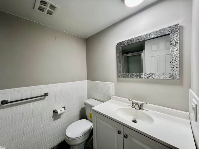 532 Riviera Drive, St Clair Shores, MI 48080