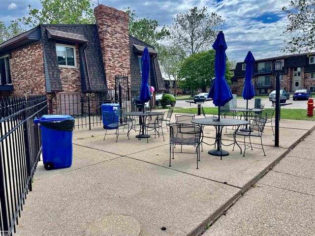 532 Riviera Drive, St Clair Shores, MI 48080