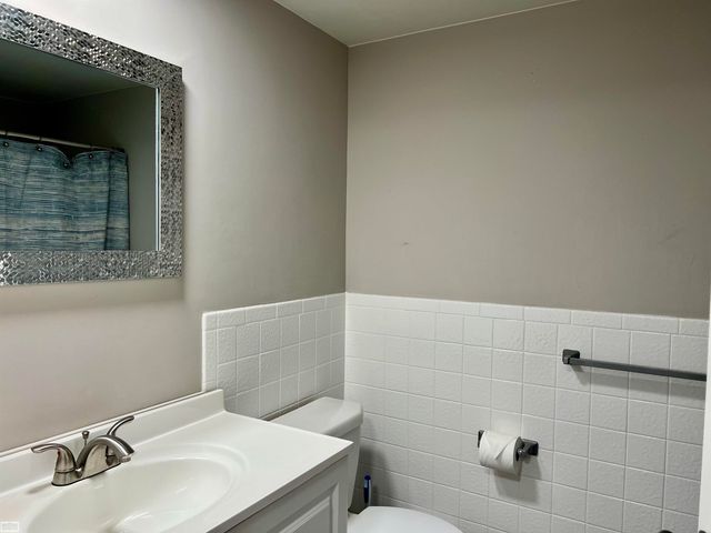 532 Riviera Drive, St Clair Shores, MI 48080