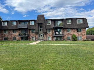 532 Riviera Drive, St Clair Shores, MI 48080