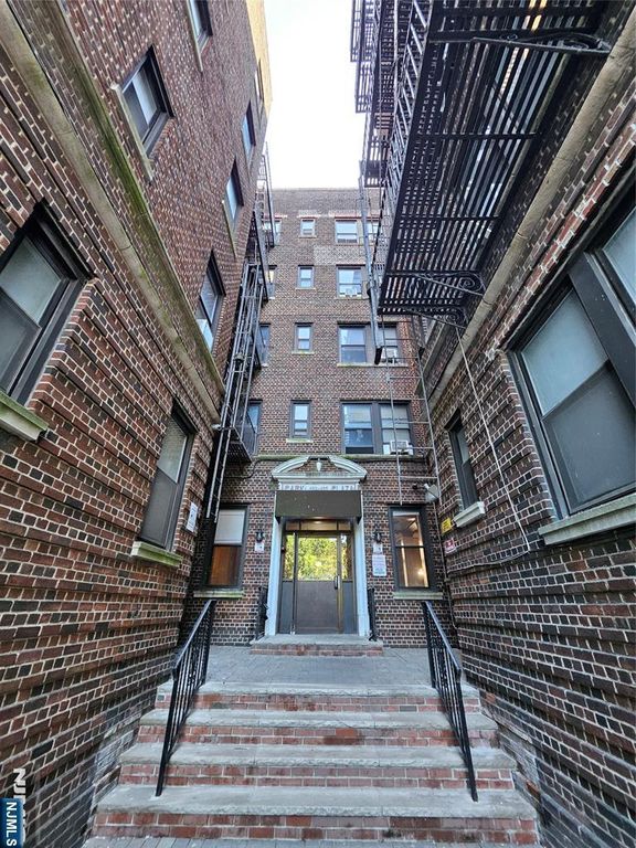 435 79th Street 51, North Bergen, NJ 07047