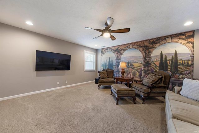 15333 Reading Drive, Evansville, IN 47725