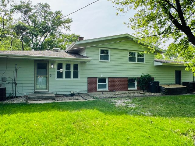 18947 Ridgewood Avenue, Lansing, IL 60438