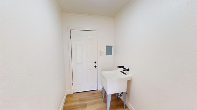 2033 Mayfair Drive E, Fresno, CA 93703