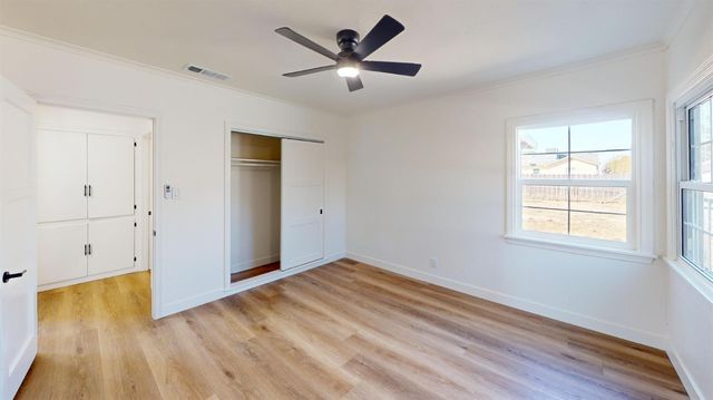 2033 Mayfair Drive E, Fresno, CA 93703
