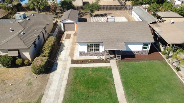 2033 Mayfair Drive E, Fresno, CA 93703