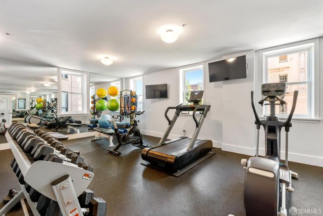 1100 Sacramento Street 404, San Francisco, CA 94108