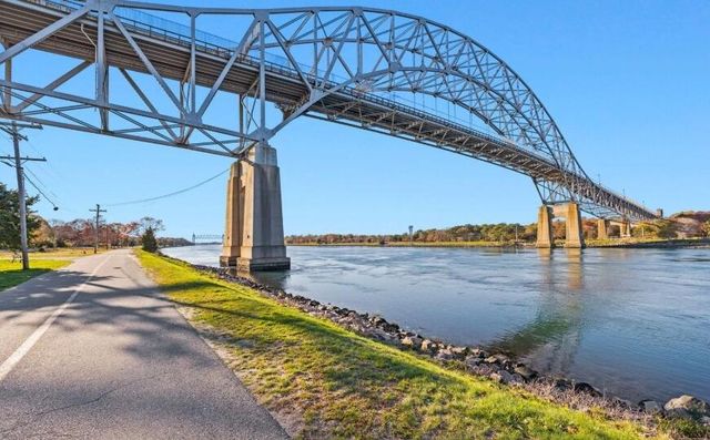 3 Dover Lane, Buzzards Bay, MA 02532