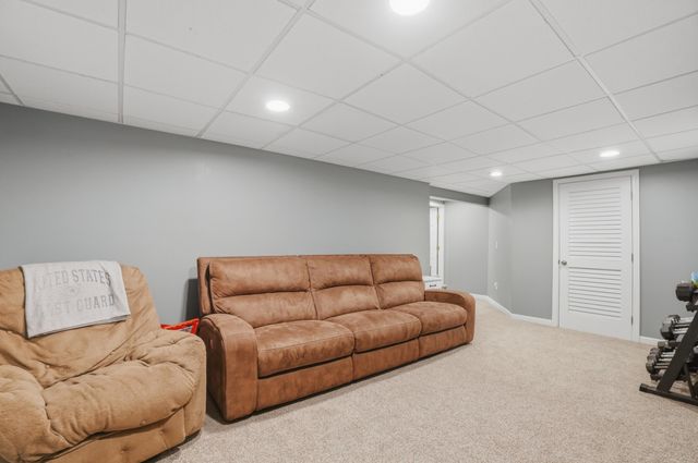 3 Dover Lane, Buzzards Bay, MA 02532