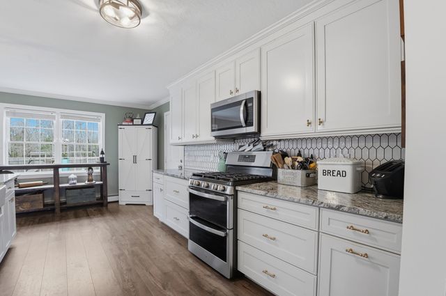 3 Dover Lane, Buzzards Bay, MA 02532