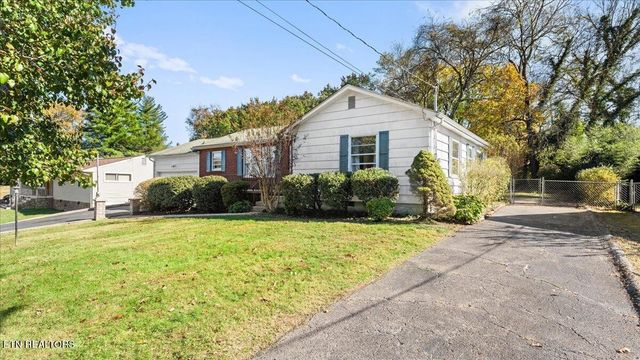 308 Centeroak Drive, Knoxville, TN 37920