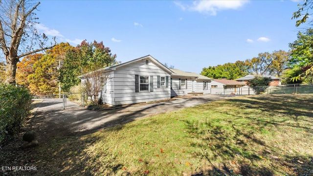308 Centeroak Drive, Knoxville, TN 37920