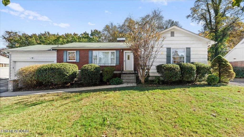 308 Centeroak Drive, Knoxville, TN 37920