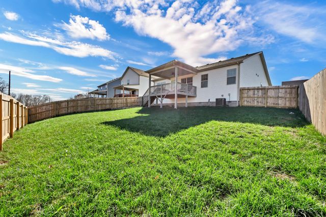 533 Lucky Ln, Clarksville, TN 37042