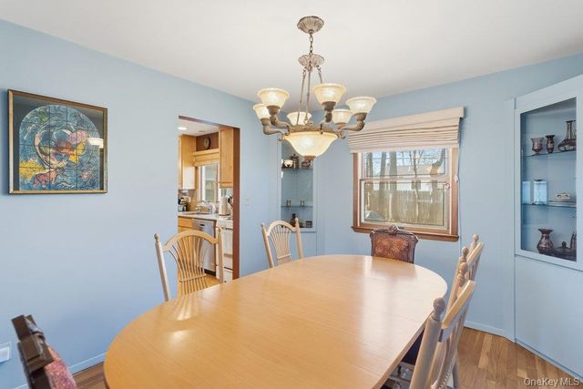 29 Munson Court, Melville, NY 11747