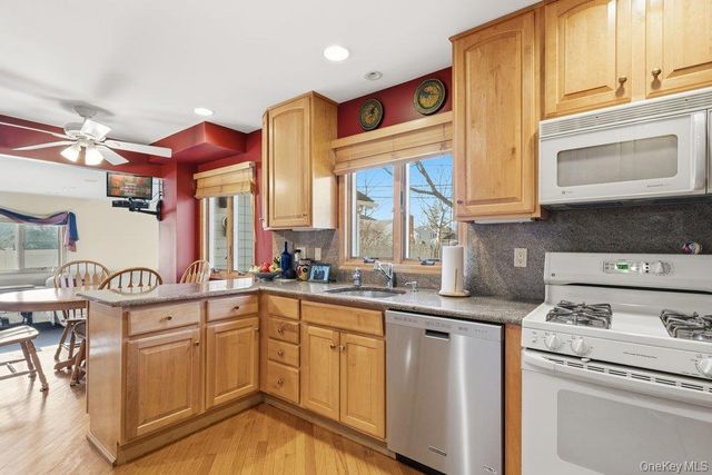 29 Munson Court, Melville, NY 11747