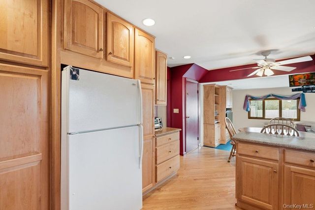 29 Munson Court, Melville, NY 11747