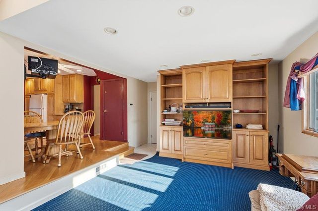 29 Munson Court, Melville, NY 11747